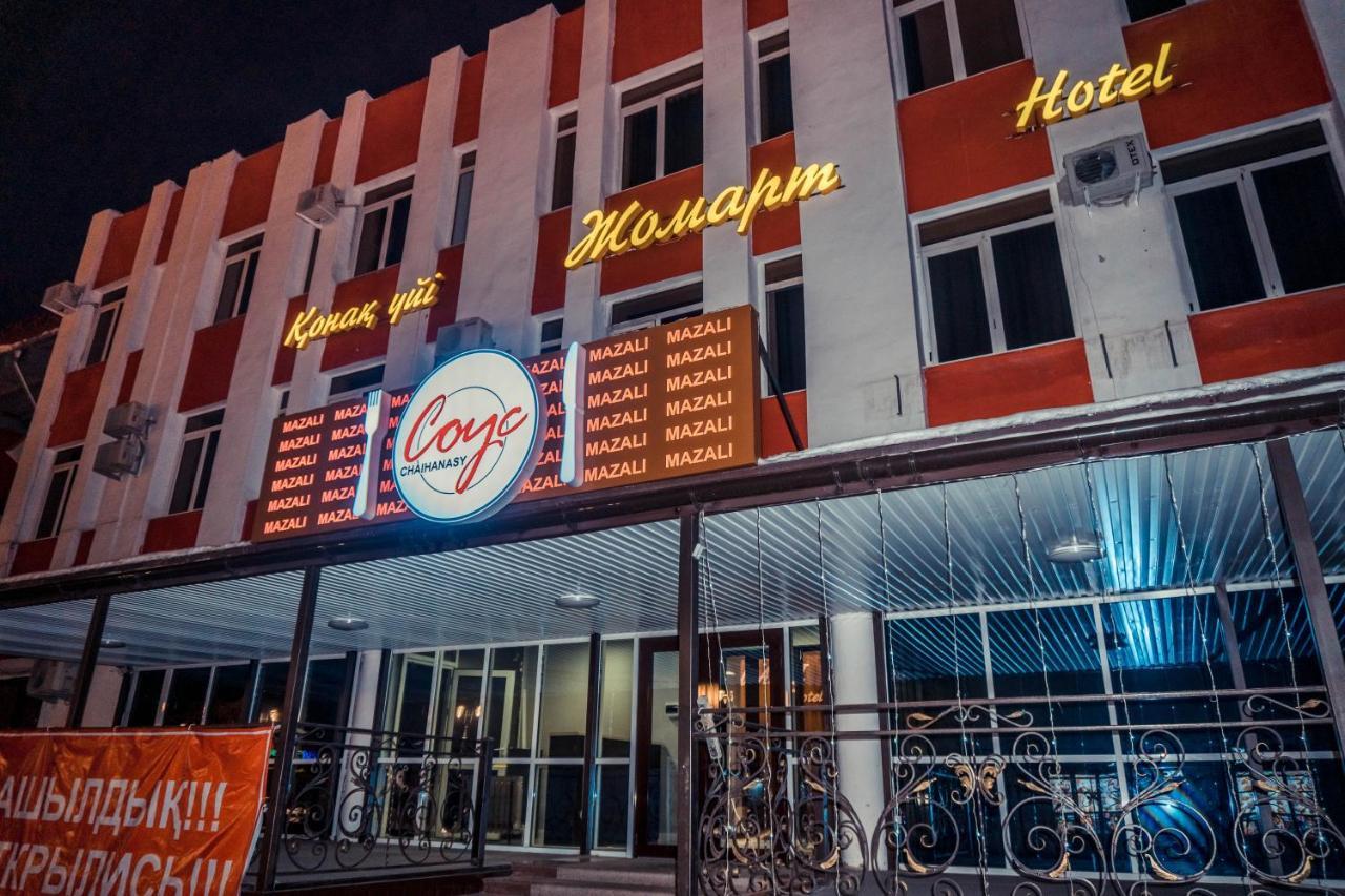 Жомарт Hotel Актобе Екстериор снимка